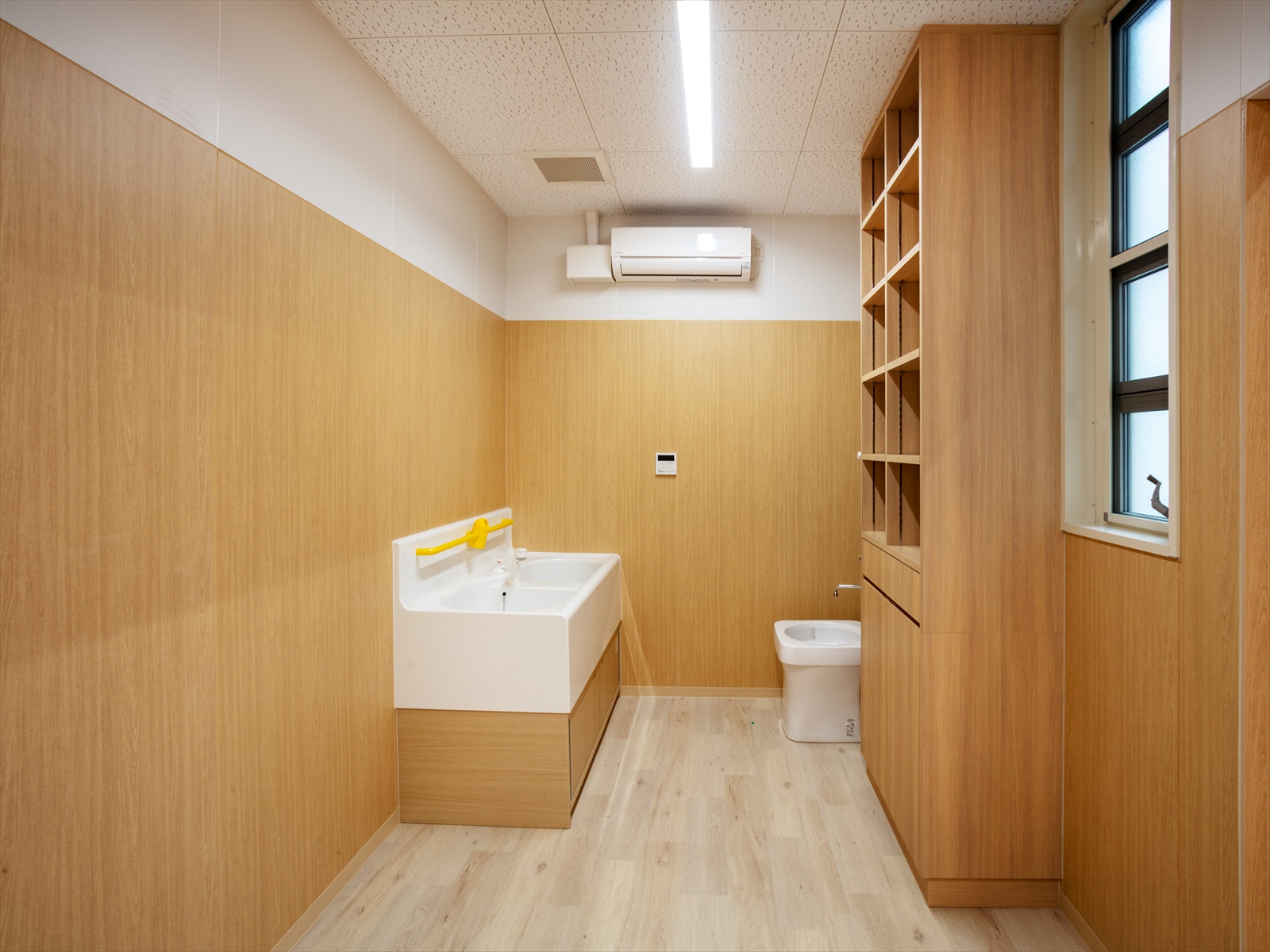 0歳児のお部屋には沐浴専用のスペースも完備しております。